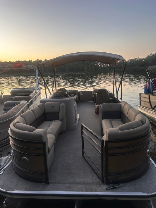 15 Person 25ft Veranda Tritoon w/225hp motor