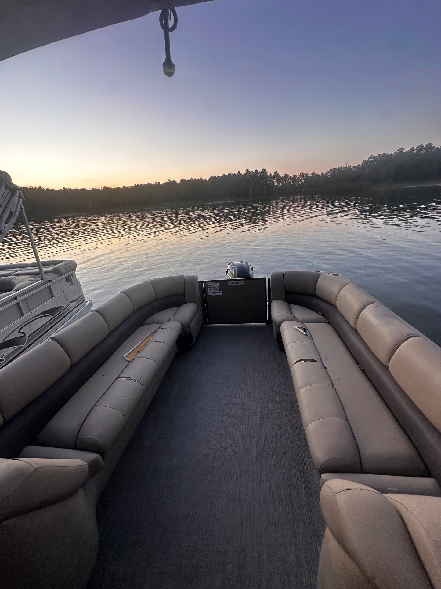 15 Person 25ft Veranda Tritoon w/225hp motor